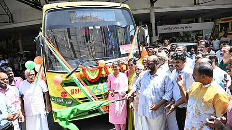 കെ എസ് ആർ ടി സി പിങ്ക് ബസ്