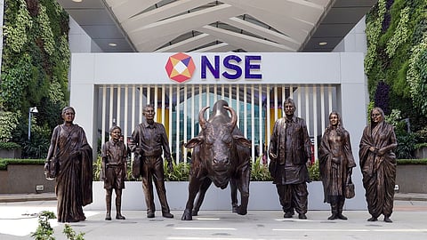  Sensex rises 800 pts