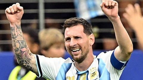 Messi donates 80,000 euros to Spain