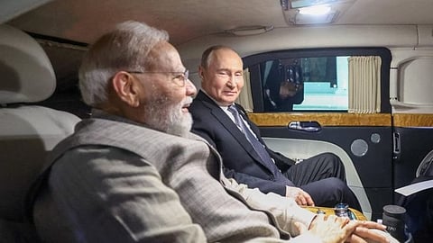 PM Modi, Vladimir Putin Travel in Same Car to Nomad Games in Bishkek