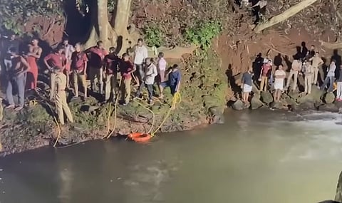 Student missing after being swept away in the current at Meenvallam, Palakkad