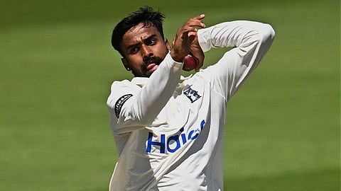 Manav Suthar bowling