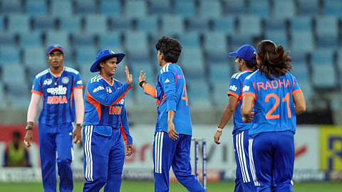 Team India Celecrates Wicket