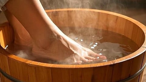 Hot water spa for foot