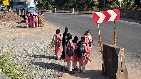 Chalakkunnu Bus Stop Issues 