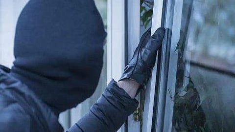 Major robbery in Kochi: Women stripped naked