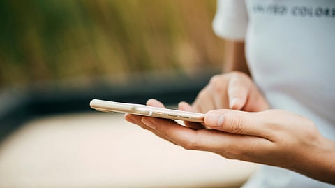 Do not keep these items in your smartphone's back cover!