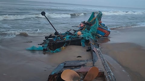 Madakkara Boat Capsizes