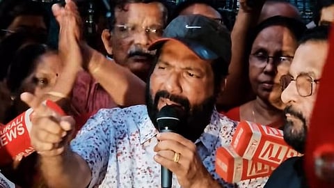 V Joy MLA Threatens SI 