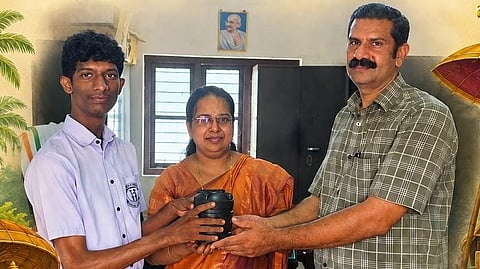 Student Saves Money Midday Meal
