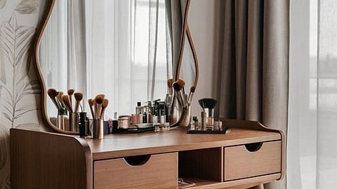 cleaning dressing table