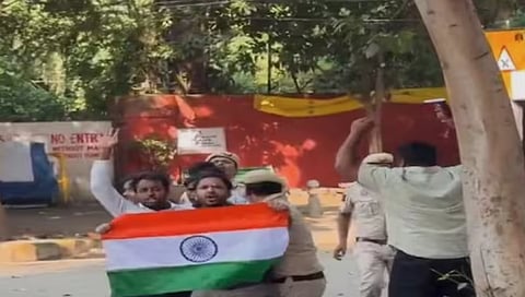 CJP's Saurav Das, Ashutosh Ranka Jump Jantar Mantar Gate To Protest, Detained