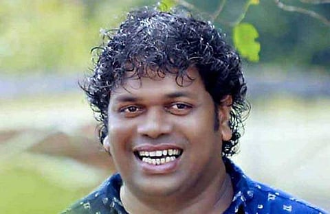 സ്‌നേക് ഡാന്‍സിന്റെ പേരില്‍ ഭീഷണി; പാഷാണം ഷാജിയില്‍ നിന്നു പത്തു ലക്ഷം തട്ടാന്‍ പദ്ധതിയിട്ടു; പൊലീസ് തന്ത്രത്തില്‍ കുടുങ്ങി