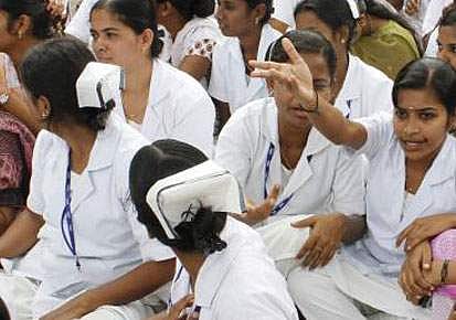 നഴ്‌സുമാര്‍ സമര മുഖത്ത്: ഫയല്‍ ചിത്രം