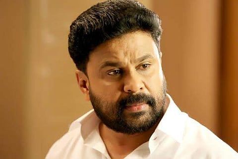 ദിലീപിന് എതിരായ കുറ്റപത്രം ചോര്‍ന്നതിനെക്കുറിച്ച് അന്വേഷിക്കാന്‍ കോടതി നിര്‍ദേശം