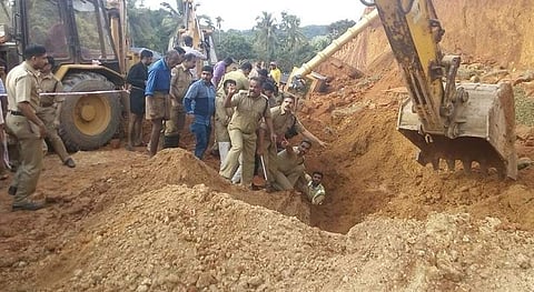 കണ്ണൂരില്‍ റോഡ് പണിക്കിടെ മണ്ണിടിച്ചില്‍: ഒരാള്‍ മരിച്ചു