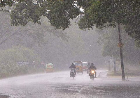 കാലവർഷം ; സംസ്ഥാനത്ത് റെഡ് അലർട്ട് പിൻവലിച്ചു, ജാ​ഗ്രത പാലിക്കാൻ നിർദ്ദേശം 