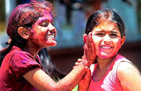 രാജസ്ഥാന്‍ പുരോഹിത് സംഘ് എറണാകുളത്ത് നടത്തിയ ഹോളി ആഘോഷം.. ഫോട്ടോ-മെല്‍റ്റണ്‍ ആന്റണി