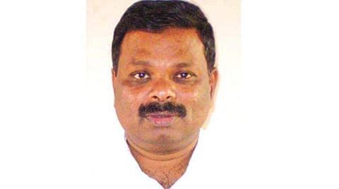 മൂന്നാര്‍: പ്രശ്‌നം പരിഹരിക്കാന്‍ കഴിവില്ലെങ്കില്‍ റവന്യു മന്ത്രി മാറിനില്‍ക്കട്ടെയെന്ന് എസ് രാജേന്ദ്രന്‍