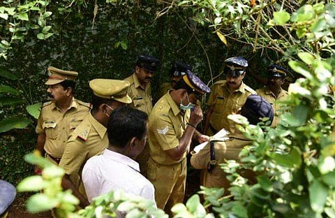 നന്ദന്‍കോട് കൊലപാതകം; ജിന്‍സന്റെ കാലില്‍ പൊള്ളിയ പാടുകള്‍, വീട്ടുകാര്‍ കന്യാകുമാരിയിലേക്ക് പോയതായി ജിന്‍സന്‍ പറഞ്ഞതായി നാട്ടുകാര്‍
