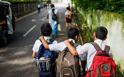 ഓണം, ക്രിസ്തുമസ് അവധി ദിനങ്ങള്‍ വെട്ടിക്കുറയ്ക്കാന്‍ നീക്കം; അണ്‍എയ്ഡഡ് സ്‌കൂളുകളില്‍ ഗാന്ധി ജയന്തി ഉള്‍പ്പെടെ പ്രവര്‍ത്തി ദിവസമാക്കും
