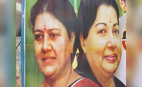 ശശികലയുടെ പോസ്റ്ററുകള്‍ പാര്‍ട്ടി ആസ്ഥാനത്തു നിന്ന് മാറ്റി
