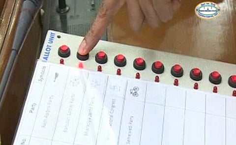 വോട്ടിങ് മെഷീന്‍ കൃത്രിമം; തെരഞ്ഞെടുപ്പ് സുതാര്യമാക്കാന്‍ വഴി തേടി സര്‍വകക്ഷി യോഗം
