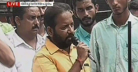 സമാധാനം നിലനില്‍ക്കുന്നത് ആര്‍എസ്എസിന്റെ ഔദാര്യം കൊണ്ട്,  പ്രവര്‍ത്തകരെ തൊട്ട കരങ്ങളും തലകളും തേടി  മുന്നേറ്റമുണ്ടാകുമെന്ന് ആര്‍എസ്എസ് നേതാവ്