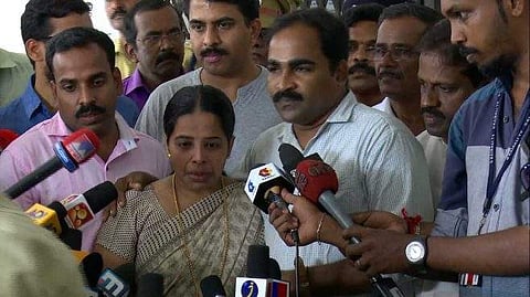 മുഖ്യമന്ത്രിയെ കാണാനില്ല, സെന്‍കുമാറില്‍ പ്രതീക്ഷയെന്നും ജിഷ്ണുവിന്റെ കുടുംബം