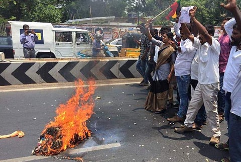 കന്നഡിഗന്‍ തമിഴ് രാഷ്ട്രീയത്തിലിറങ്ങണ്ട; രജനീകാന്തിനെതിരെ പ്രതിഷേധവുമായി തീവ്ര തമിഴ് സംഘടന 