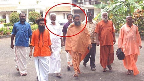 വിവാദ സ്വാമിയും ബിജെപി അധ്യക്ഷന്‍ കുമ്മനവുമായുള്ള ബന്ധം പൊലീസ് പരിശോധിക്കണം: രമേശ് ചെന്നിത്തല