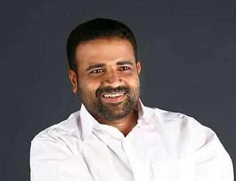 കോണ്‍ഗ്രസിന്റെ ഭാവി രാഹുലിന്റെ കയ്യില്‍; പറഞ്ഞതെല്ലാം വിഴുങ്ങി സി.ആര്‍ മഹേഷ് വീണ്ടും കോണ്‍ഗ്രസില്‍