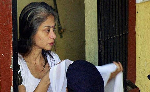 സഹതടവുകാരിയെ ജയില്‍ജീവനക്കാര്‍ കഴുത്തില്‍ സാരിചുറ്റി വലിക്കുന്നത് കണ്ടു: ഇന്ദ്രാണി മുഖര്‍ജി