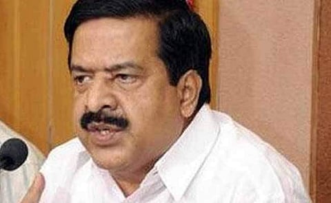 നഴ്‌സുമാരുടെ സമരം ഒത്തുതീര്‍പ്പാക്കണം: രമേശ് ചെന്നിത്തല