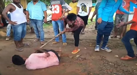 ഗോരക്ഷകരുടെ കലി അടങ്ങുന്നില്ല: കാലികളെ കൊണ്ടുപോയ ലോറി തടഞ്ഞ് ഡ്രൈവര്‍ക്ക് ക്രൂരമര്‍ദ്ദനം