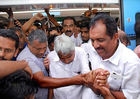 മെട്രോയിലെ കോണ്‍ഗ്രസ് അതിക്രമം; സിസി ടിവി ദൃശ്യങ്ങള്‍ കൈമാറാതെ കെഎംആര്‍എല്‍
