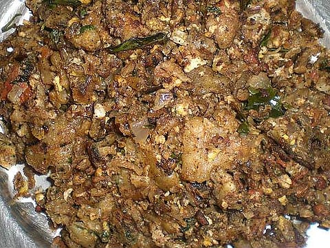 പാഴ്‌സലായി വാങ്ങിയ കൊത്തുപൊറോട്ടയില്‍ പാമ്പിന്റെ തല!