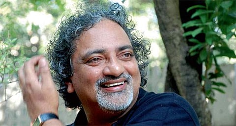 വിപ്ലവം തുപ്പുന്ന പാര്‍ട്ടികള്‍ എന്നാണ് ആള്‍ദൈവങ്ങള്‍ക്കെതിരെ സുപ്രീം കോടതിയെ സമീപിക്കുക: ജോയ് മാത്യ