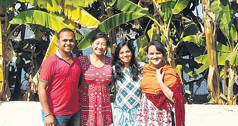 അഹമ്മദാബാദ് ആസ്ഥാനമായ സാതി പാഡിന്റെ നിര്‍മ്മാതാക്കള്‍