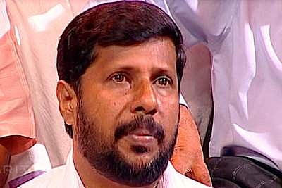 വിമര്‍ശനങ്ങള്‍ അതിരുകടക്കുന്നു, ഗുരുവായൂരിലെ പെണ്‍കുട്ടിയെ വേട്ടയാടരുത്: കെവി അബ്ദുല്‍ഖാദര്‍
