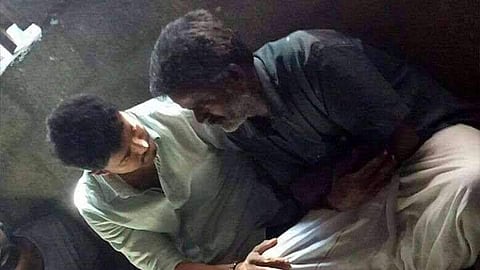 അനിതയുടെ വീട്ടിലെത്തി വിജയ്; നീറ്റിനെതിരായ വിദ്യാര്‍ത്ഥി പ്രക്ഷോഭത്തിന് ഐക്യദാര്‍ഢ്യം