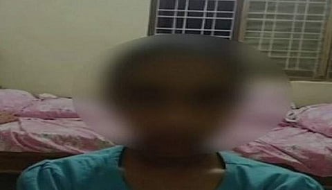 യൂണിഫോം ധരിച്ചില്ല: അഞ്ചാം ക്ലാസുകാരിയെ ആണ്‍കുട്ടികളുടെ ബാത്ത്‌റൂമിലേക്കയച്ച് സ്‌കൂളിന്റെ പ്രതികാര നടപടി