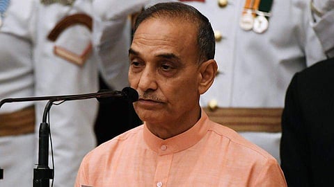 വിമാനം കണ്ടുപിടിച്ചത് ഇന്ത്യക്കാര്‍, പുഷ്പക വിമാനത്തെക്കുറിച്ച് വിദ്യാര്‍ഥികളെ പഠിപ്പിക്കണം: കേന്ദ്ര മന്ത്രി