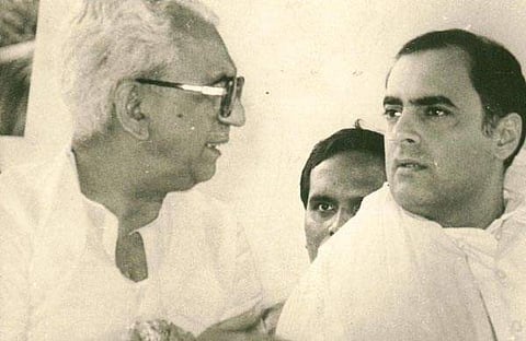 കെ കരുണാകരന്‍ രാജിവ് ഗാന്ധിക്കൊപ്പം (എക്‌സ്പ്രസ് ഫയല്‍ ഫോട്ടോ)