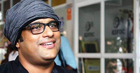 രാമലീല പ്രദര്‍ശിപ്പിക്കുന്ന തീയേറ്ററുകള്‍ ചുട്ടെരിക്കണമെന്ന് പറയുന്നത് ചങ്ങലക്കിടാത്ത സാംസ്‌കാരികവും സദാചാരപരവുമായ ഭ്രാന്ത് - മുരളി ഗോപി
