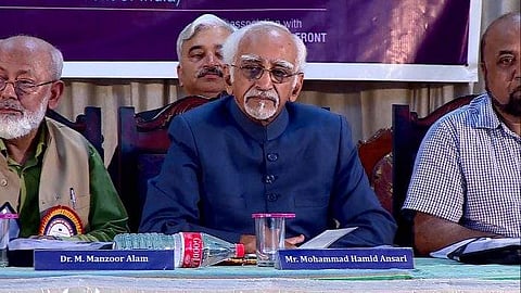 പോപ്പുലര്‍ ഫ്രണ്ട് വേദിയില്‍ മുന്‍ ഉപരാഷ്ട്രപതി ഹമീദ് അന്‍സാരി 