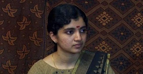 സാക്കിര്‍ നായിക്കിന്റെ ലേഖനങ്ങള്‍ മതപരിവര്‍ത്തനത്തിന് പ്രചോദിപ്പിച്ചതായി ആതിര