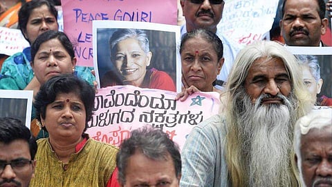 അവര്‍ പരസ്പരം ചോദിച്ചു; ഇവിടെ ആരാണ് സുരക്ഷിതര്‍; ഗൗരിയുടെ കൊലപാതകത്തില്‍ രാജ്യവ്യാപക പ്രതിഷേധം