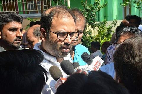 കര്‍ണാടകയില്‍ മുന്‍ മന്ത്രിയും അനുയായികളും ബിജെപി വിട്ടു