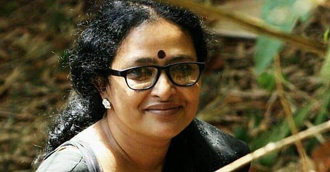 'ഞാന്‍ വിശ്വസിക്കില്ല, ഈ വാര്‍ത്തയ്ക്ക് എന്തോ തകരാറുണ്ട്'; സ്ത്രീകള്‍ ഗാര്‍ഹിക പീഡനത്തെ പിന്തുണക്കുന്നുണ്ടെന്ന വാര്‍ത്തയ്‌ക്കെതിരേ സുജ സൂസന്‍  ജോര്‍ജ്ജ്